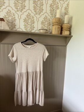 Tiered Short Sleeve Women's Dress in Beige